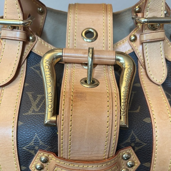 Louis Vuitton Theda monogram purse - Picture 9 of 10